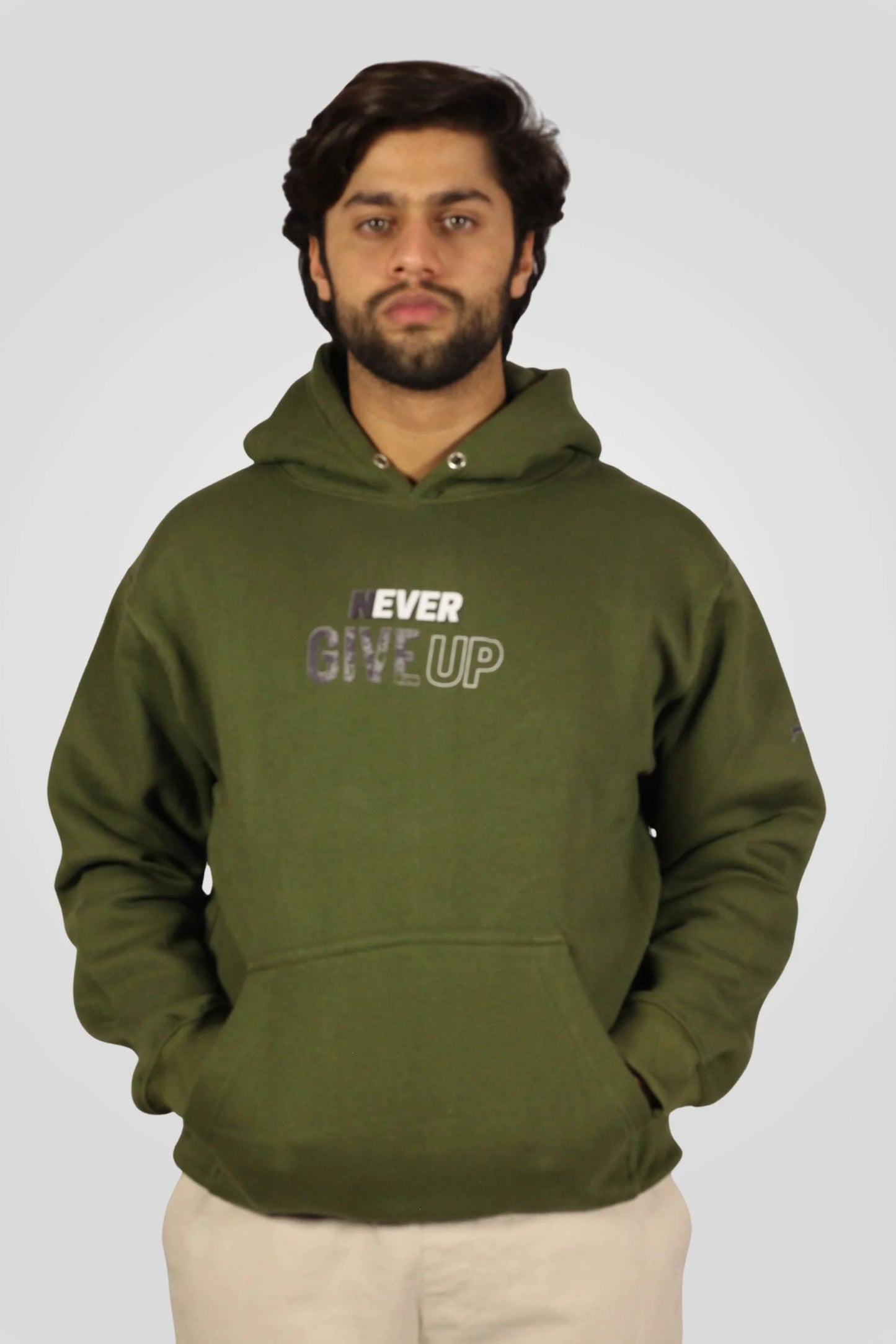 NEVER GIVEUP HOODIE | OLIVE