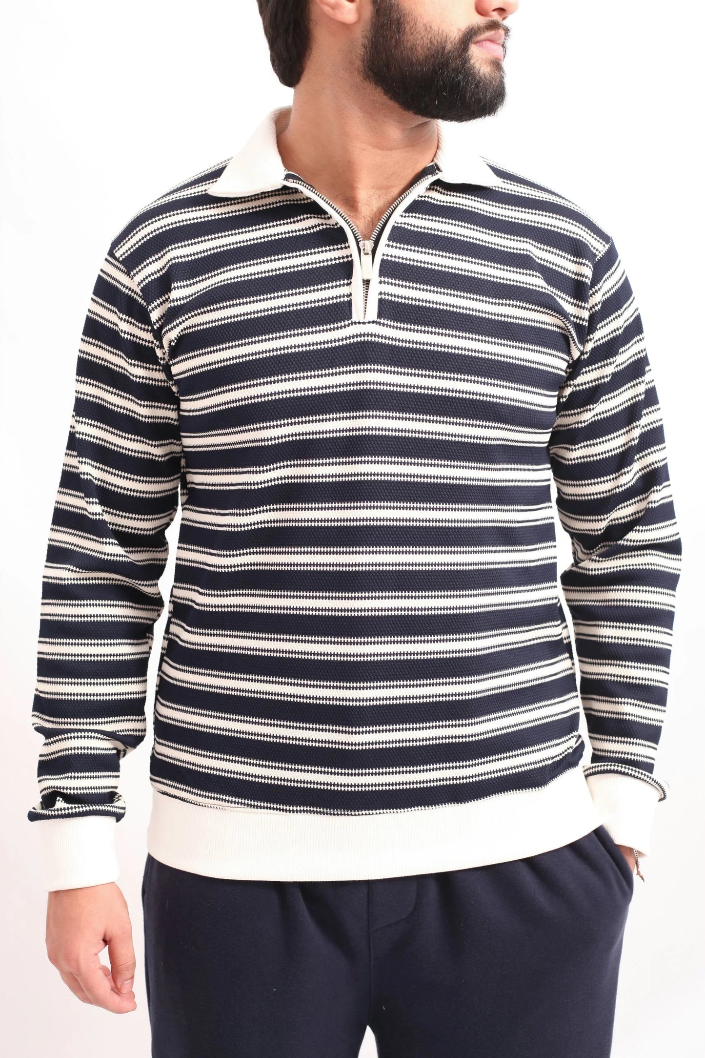 KNITTED ZIPPER POLO SWEATSHIRT | NAVY / WHITE
