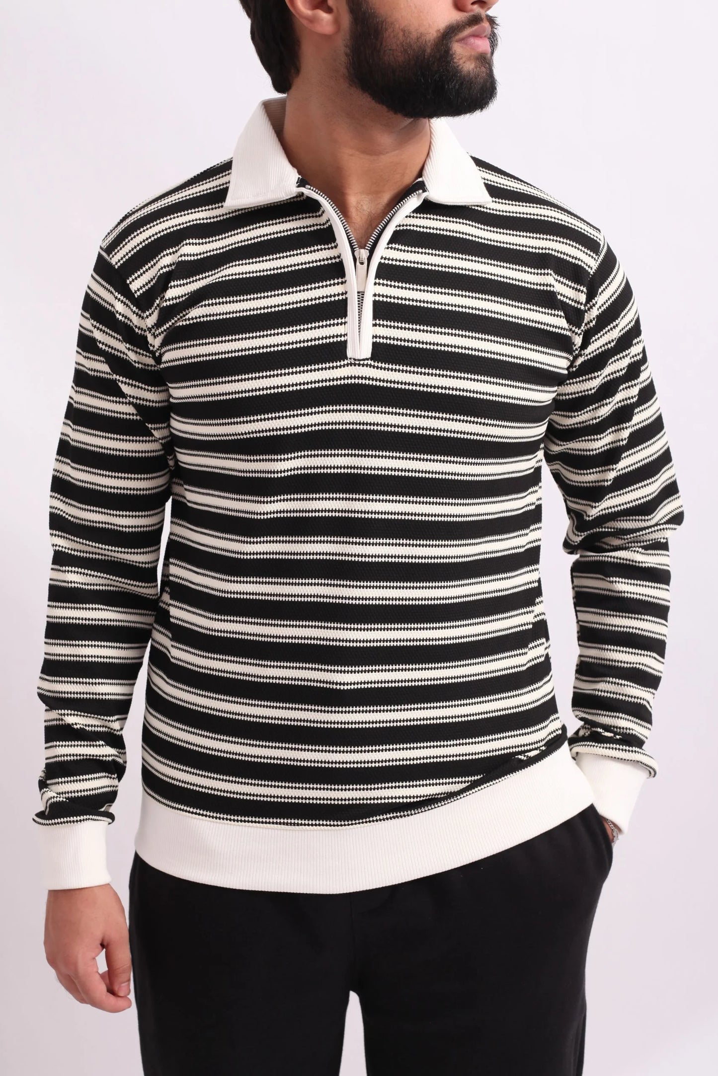 KNITTED ZIPPER POLO SWEATSHIRT | BLACK / WHITE