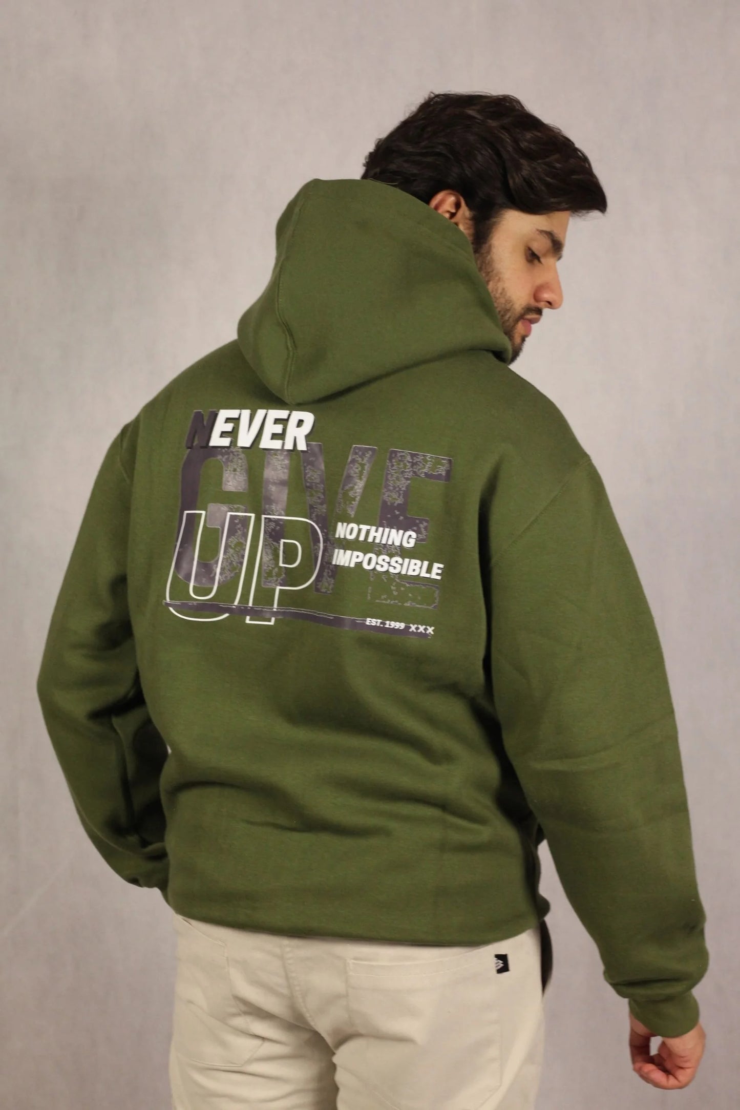 NEVER GIVEUP HOODIE | OLIVE